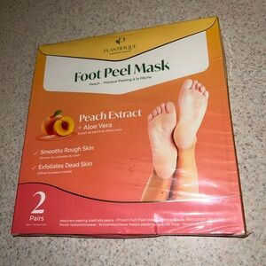 Plantifique Foot Peel Mask with Peach Extract